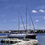 Studio Apartment Krapanj شقة كرابانج
