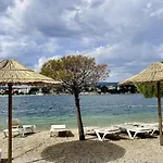 Studio Apartment Krapanj * كرابانج