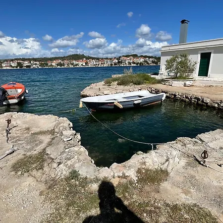 Studio Apartment Krapanj Διαμέρισμα *