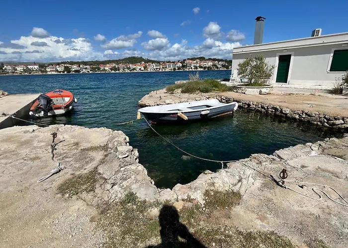 Studio Apartment Krapanj Appartement *