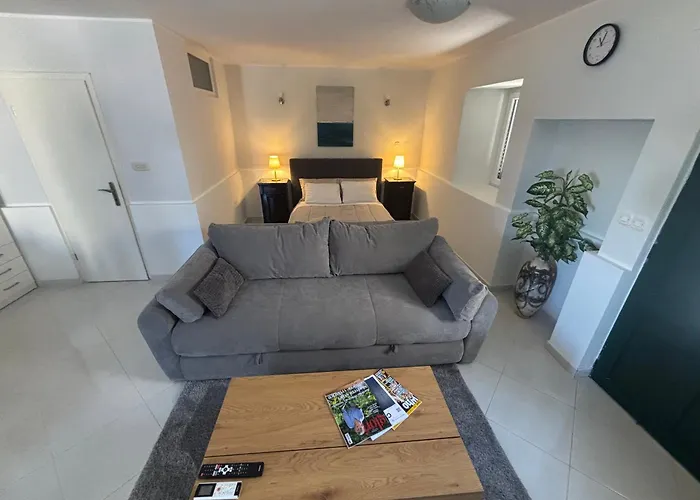 Studio Apartment Krapanj Appartement *